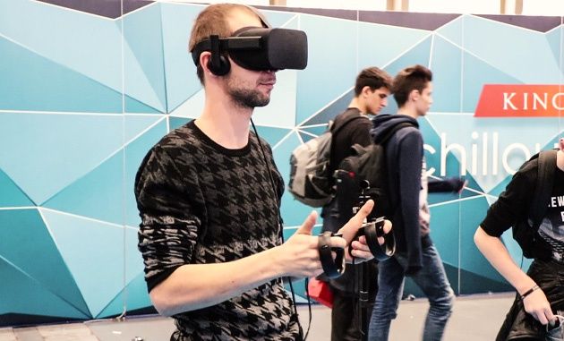 VR