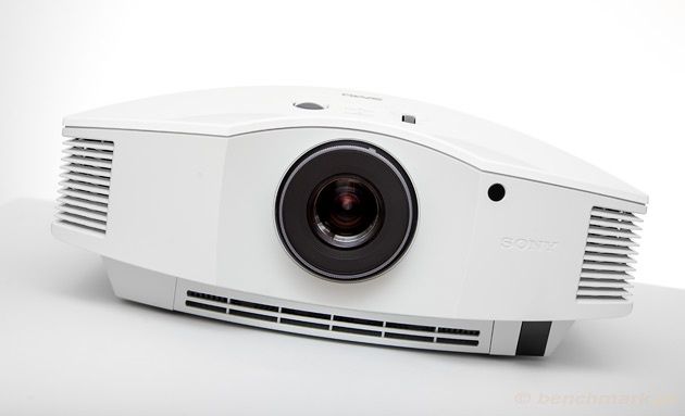 Sony VPL-HW40ES widok przód pod kątem