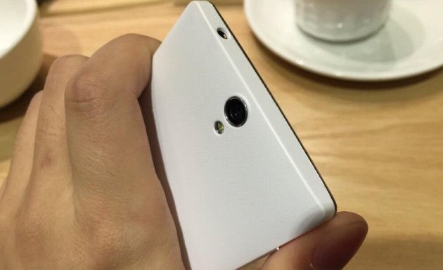 OnePlus One mini smartfon tył