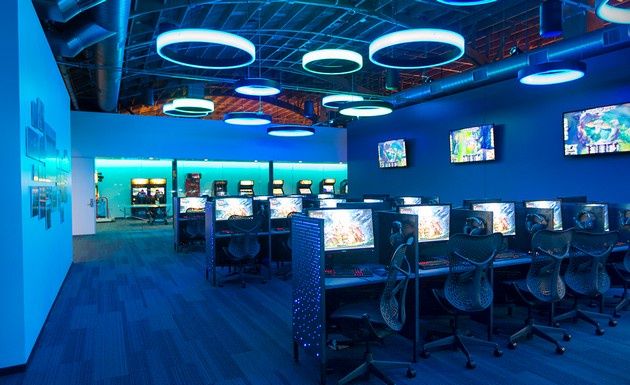 Riot Campus gry