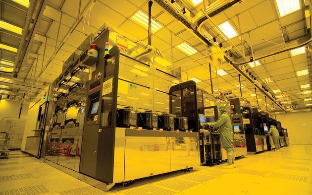 TSMC Fab - wnętrze fabryki układów scalonych
