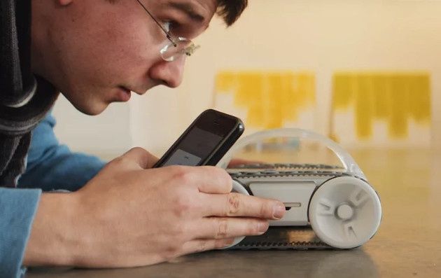 Sphero RVR smartfon