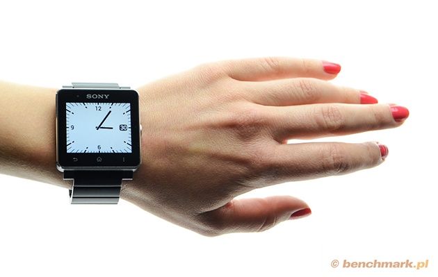 Sony Smartwatch 2 na ręce