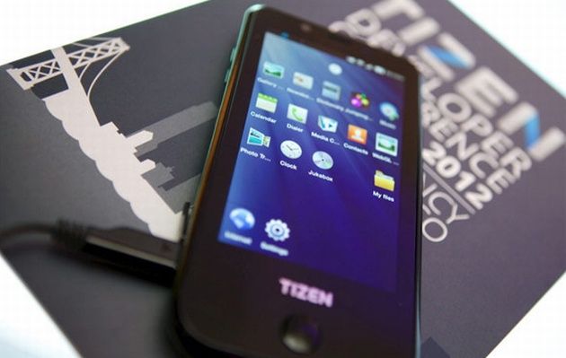 Samsung pierwszy smartfon z systemem Tizen
