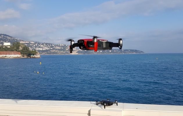 DJI Mavic Air - dron w powietrzu