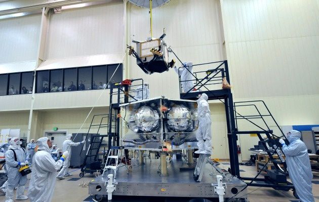 Juno montaż tytanowej komory