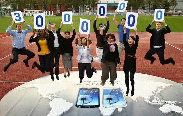 Samsnug Galaxy S III 3 smartfon sprzedano 30 milion&oacute;w sztuk