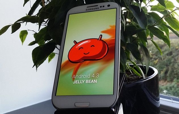 Samsung Galaxy S3 smartfon Androida 4.3