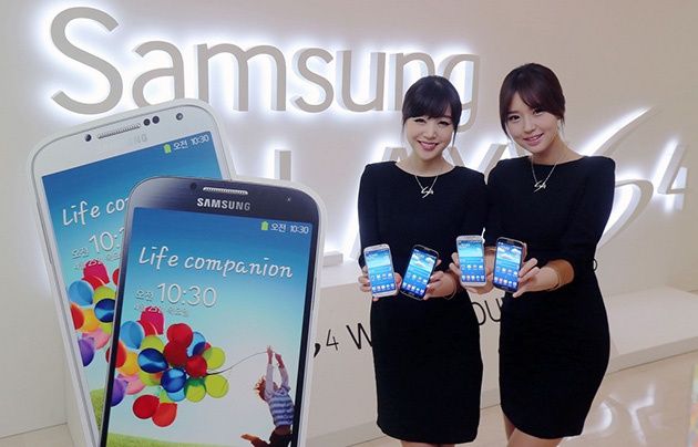 Samsung Galaxy S4 smartfon modelki