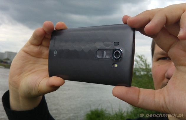 LG G4 dłonie