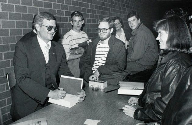 Zmarł Tom Clancy