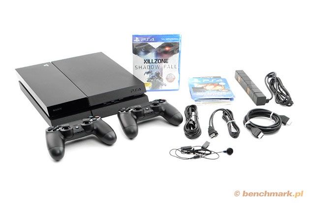 Playstation 4 i akcesoria