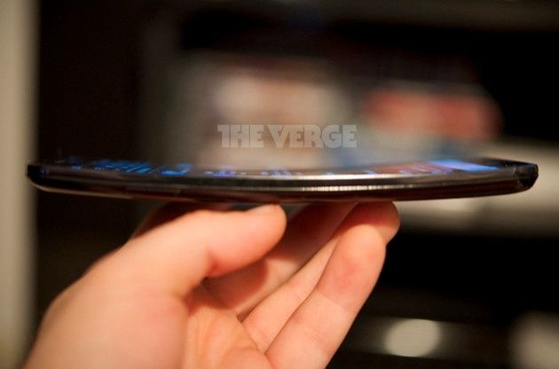 LG G Flex smartfon