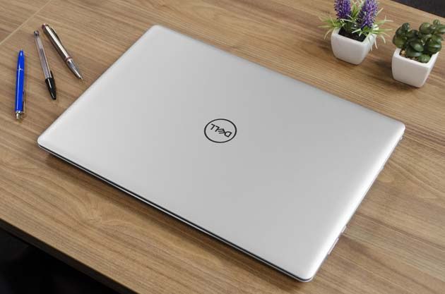 Dell Inspiron 15 5570 pokrywa ekranu