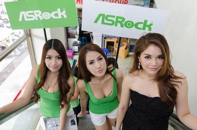 ASRock hostessy