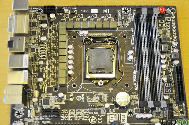 Gigabyte GA-Z87X-UD5H płyta główna prezentacja CeBIT 2013 zdjęcie