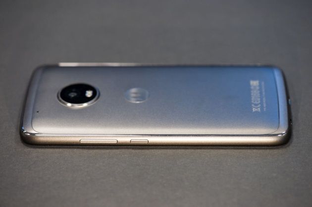 Moto G5 Plus prawy bok