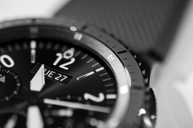 Samsung Gear S3 frontier zbliżenie na pierścień