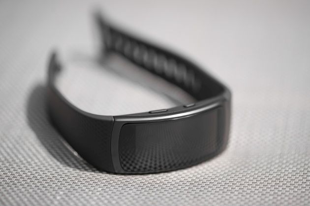 Samsung Gear Fit 2 zbliżenie na ekran