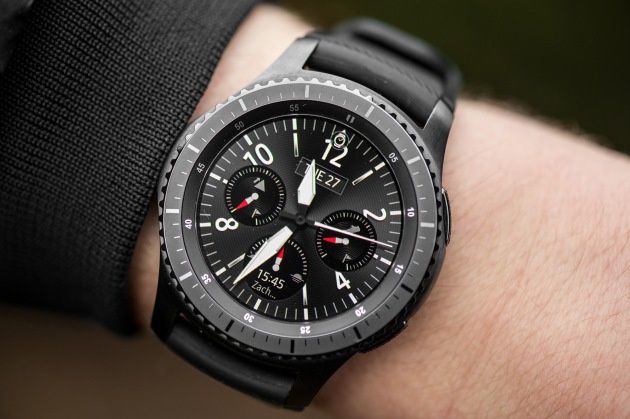 Samsung Gear S3 frontier na ręce