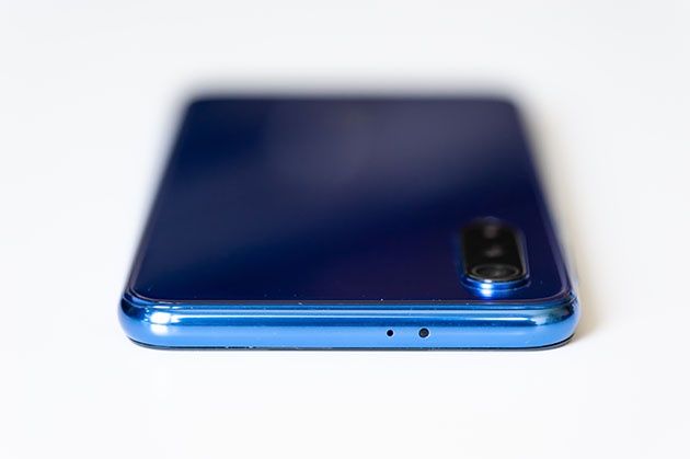 Xiaomi Mi 9 SE - nadajnik podczerwieni IR blaster