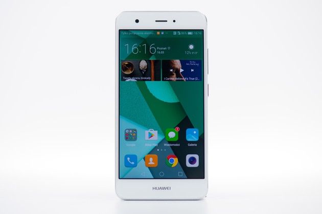 Huawei Nova - przód