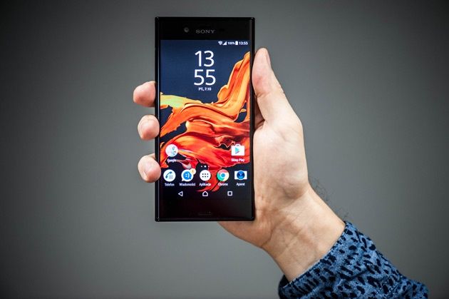 Sony Xperia XZ - w dłoni