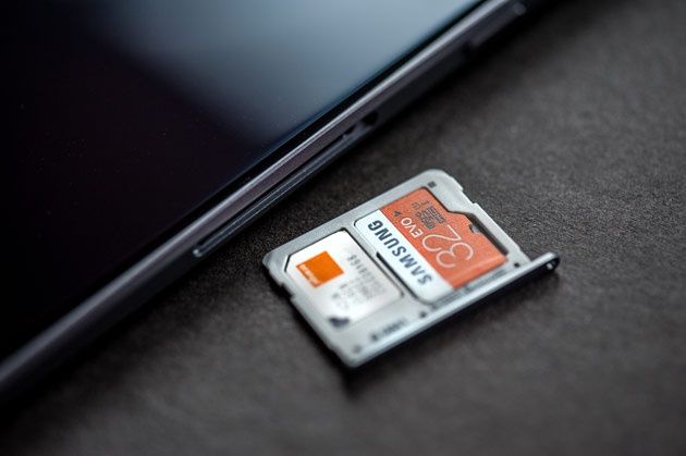 Samsung Galaxy A5 2016 - karta microSD oraz nano SIM