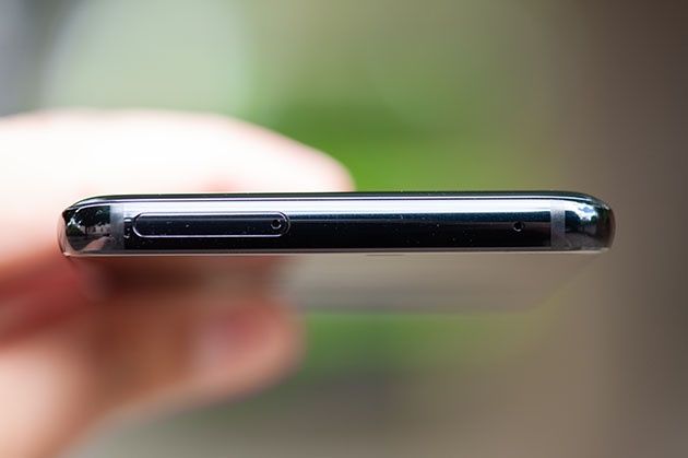 LG G7 - slot kart SIM