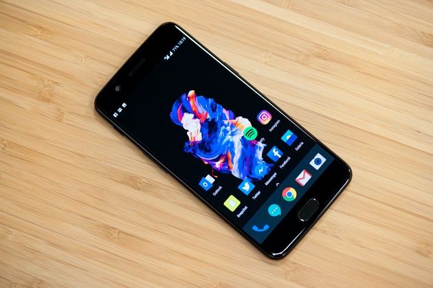 OnePlus 5 - wyświetlacz AMOLED Full HD