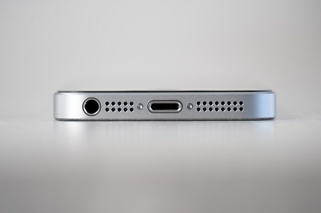 iPhone SE - port Lightning