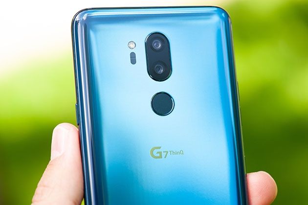 LG G7 - tył błękitny