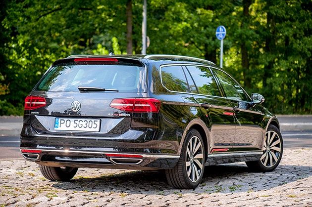 VW Passat Variant - tył