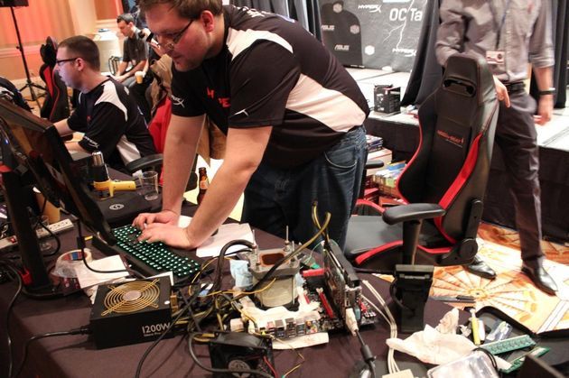 Kingston HyperX OC Takeover zawody w podkręcaniu Michał Xtreme Addict Vobożil zdjęcie