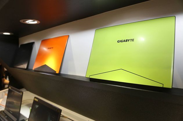 Gigabyte Aero 14 laptop - stoisko Computex 2016