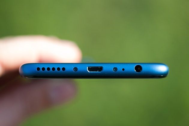 Huawei Mate 10 Lite - wyjście słuchawkowe i microUSB