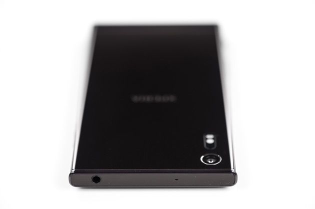 Sony Xperia XZ - góra
