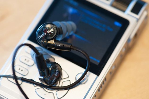 MEE Audio M6 Pro na odtwarzaczu