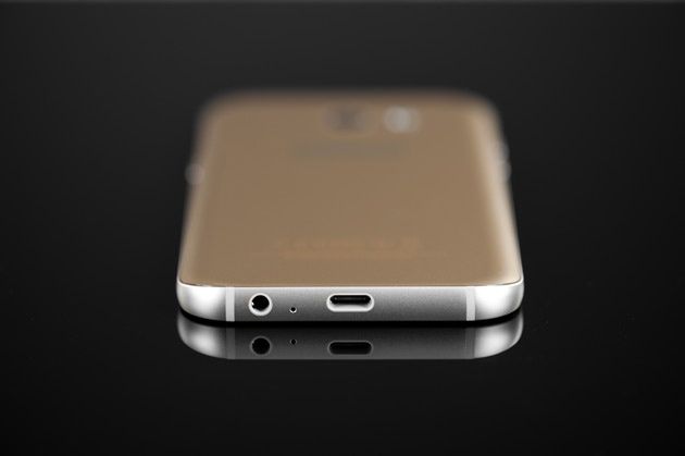 Samsung Galaxy A5 2017 - dół obudowy - USB-C