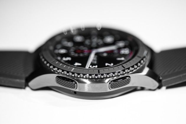 Samsung Gear S3 frontier prawy bok