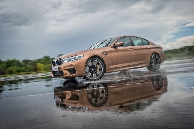 BMW M5 xDrive