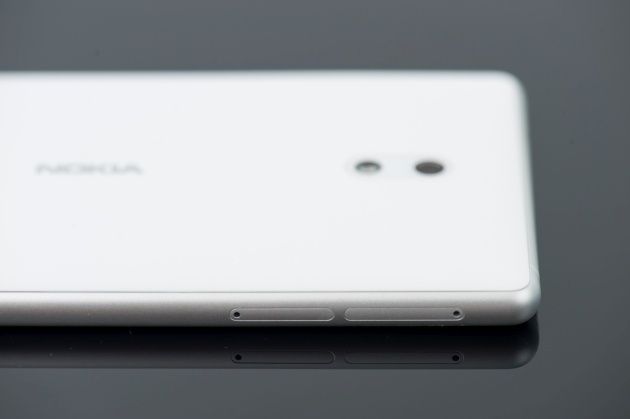 Nokia 3 lewy bok