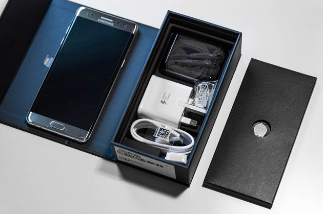 Samsung Galaxy Note 7 - zawartość opakowania