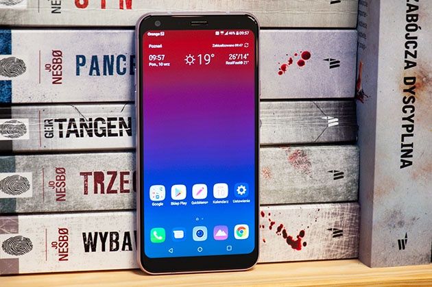 LG Q7 - przód