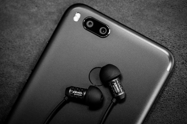 Xiaomi Mi A1 - ze słuchawkami