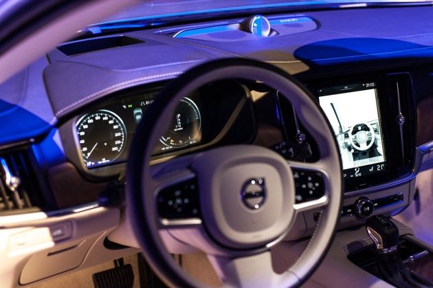 Volvo V90 wnętrze