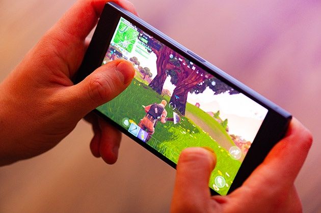 Razer Phone 2 - wyświetlacz 120 Hz dobry do gier