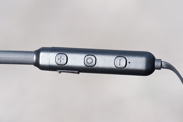 MEE Audio N1 - pilot, kontroler
