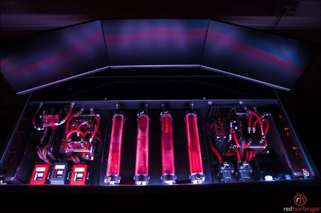 Red Harbinger Cross Desk obudowa zdjęcie platforma