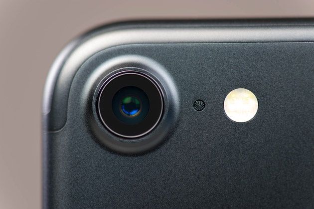 iPhone 7 - aparat tylny 12 Mpx